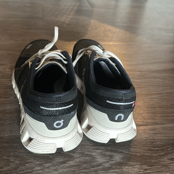 ON sneakers women’s - Picture 3 of 6